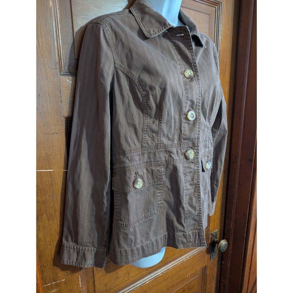 Bass Lightweight Buttoned Jacket - Picture 3 of 7